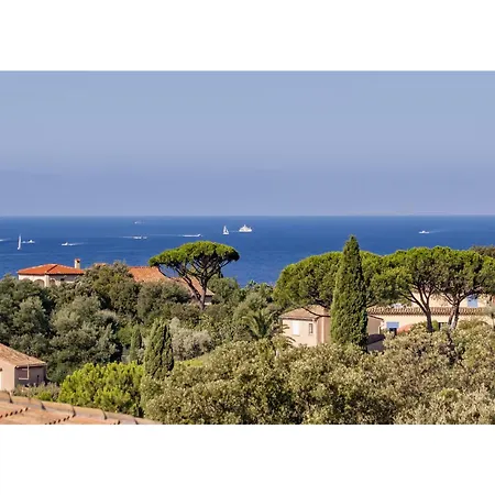 Maison D'ete Avec Vue Sur La En Saint-maxim منتزه العطل