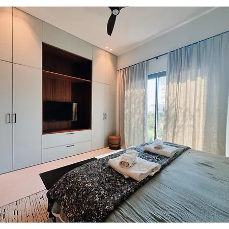 Maison D'ete Avec Vue Sur La En Saint-maxim منتزه العطل