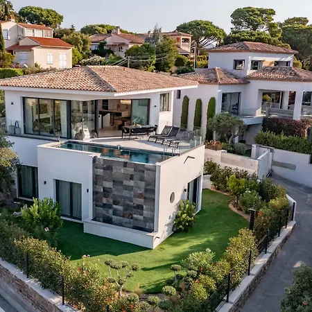 Maison D'ete Avec Vue Sur La En Saint-maxim