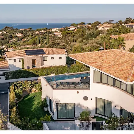 Maison D'ete Avec Vue Sur La En Saint-maxim منتزه العطل
